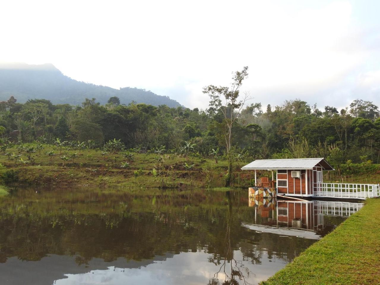 Hilamito Lodge Tela Exterior foto