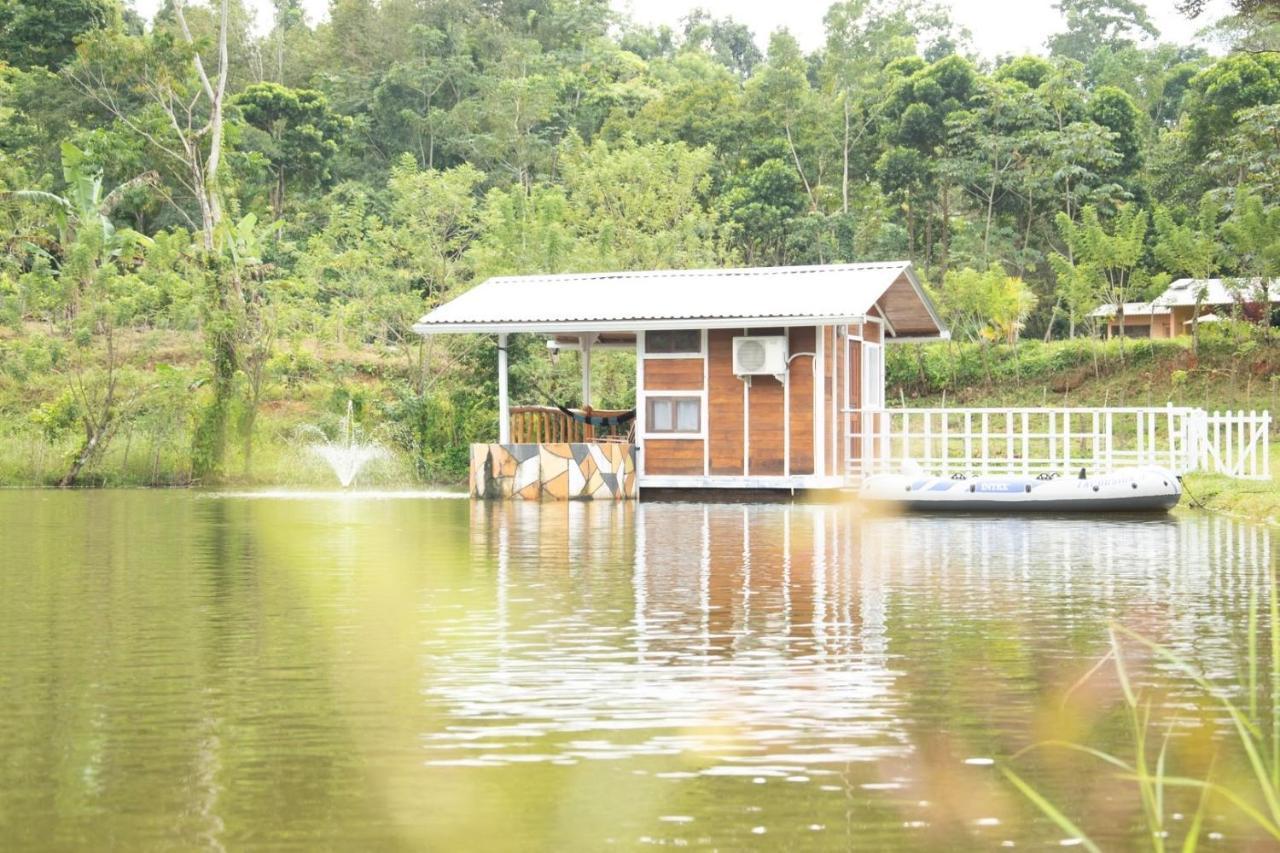 Hilamito Lodge Tela Exterior foto